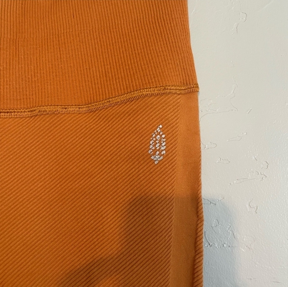 NWOT Free People Movement Free Throw High Waist Ribbed Leggings - M - Picture 5 of 6
